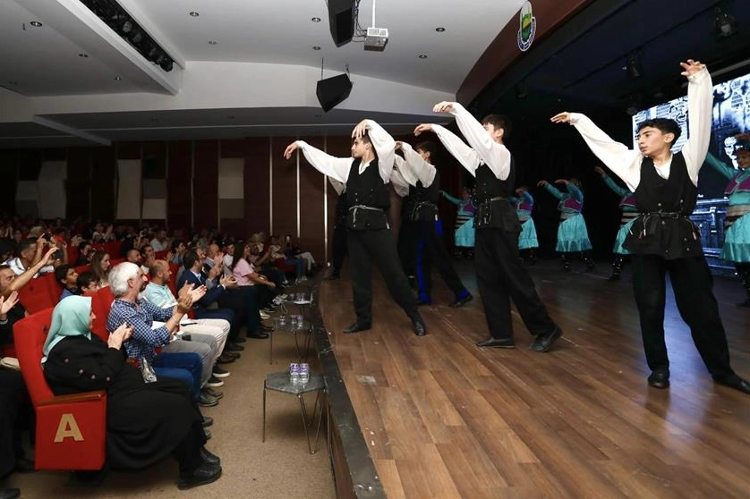 Bursa İnegöl’de ‘Zaferden Kurtuluşa Etkinlikleri’nde tiyatral şölen