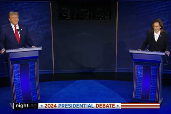 Michelle Obama Harris için Meydanlarda, Trump Müslümanlara Kur Yapıyor