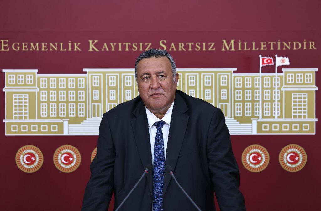 GÜRER MİTİNGE ÇAĞRI YAPTI