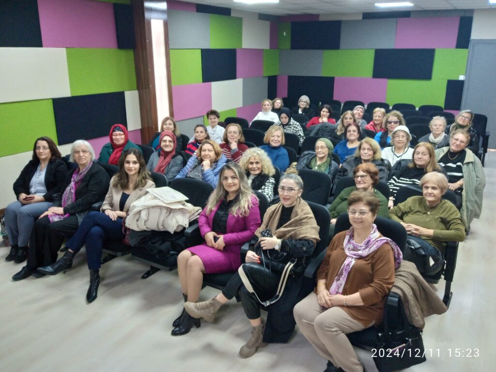 Uluslararası kadın ve toplumsal Gelişim Derneğinin 10 aralık insan hakları haftası nedeniyle Farkındalığımızı arttırıyoruz program konuğu avukat Dilan Dicle Çetin oldu.