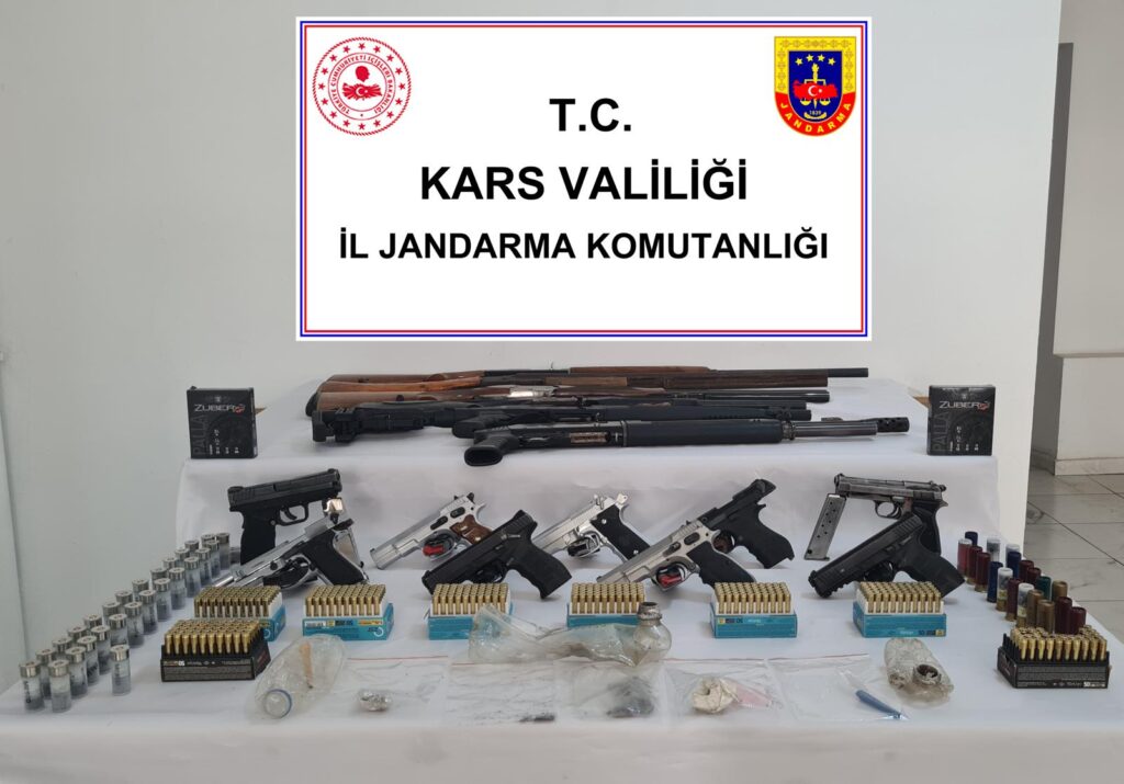 Kars’ta jandarmadan 25 adrese eş zamanlı operasyon..! – Birlik Haber Ajansı