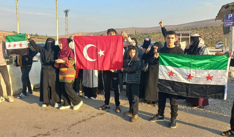 Suriyeliler ülkelerine dönüyor