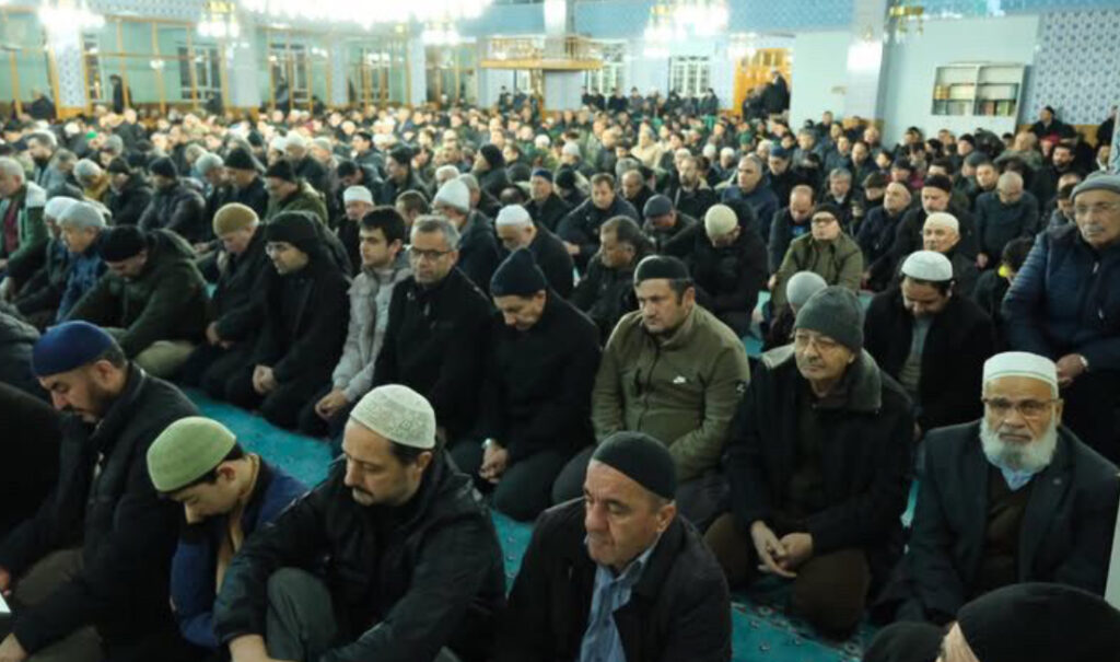 Isparta Gülistan Camisi yılın ilk gününde doldu taştı – Birlik Haber Ajansı