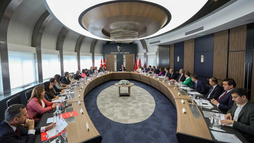 CHP MYK, İmralı’dan gelen silah bırakma çağrısı sonrası olağanüstü toplandı – Birlik Haber Ajansı