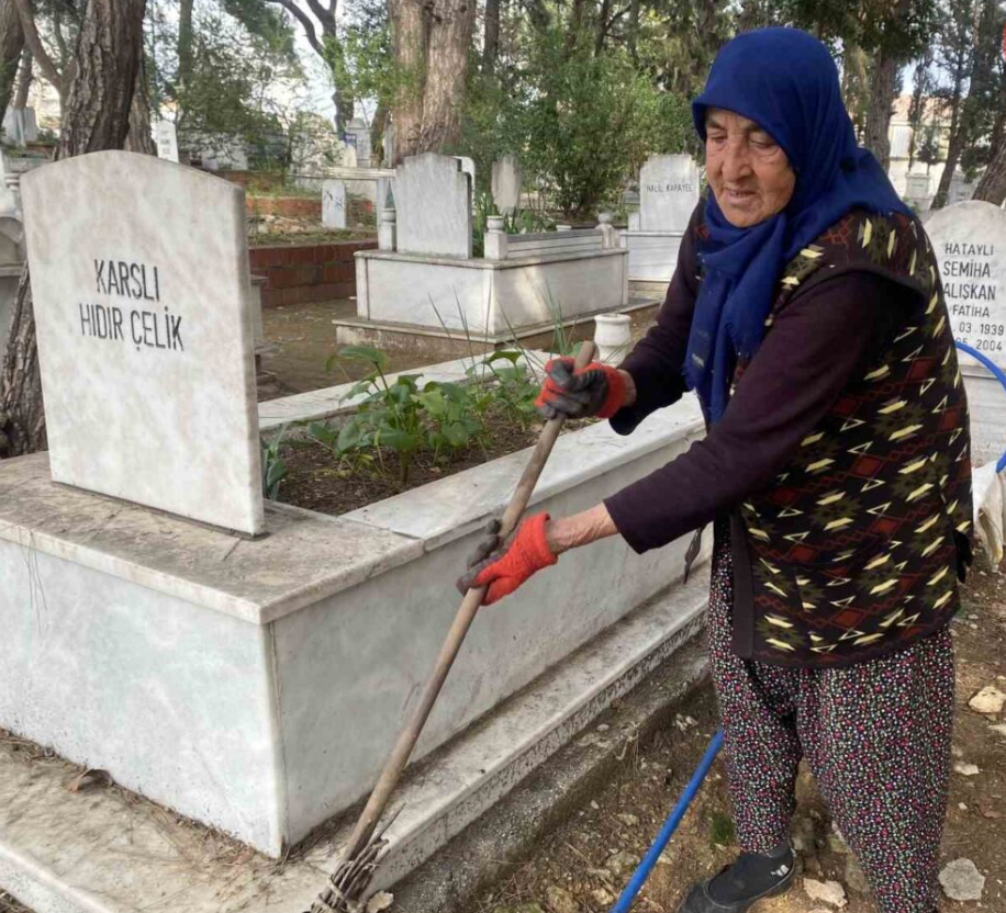 Antalya’da 75 yaşındaki Raziye nine, 20 yıldır mezarlığı gönüllü temizliyor – Birlik Haber Ajansı