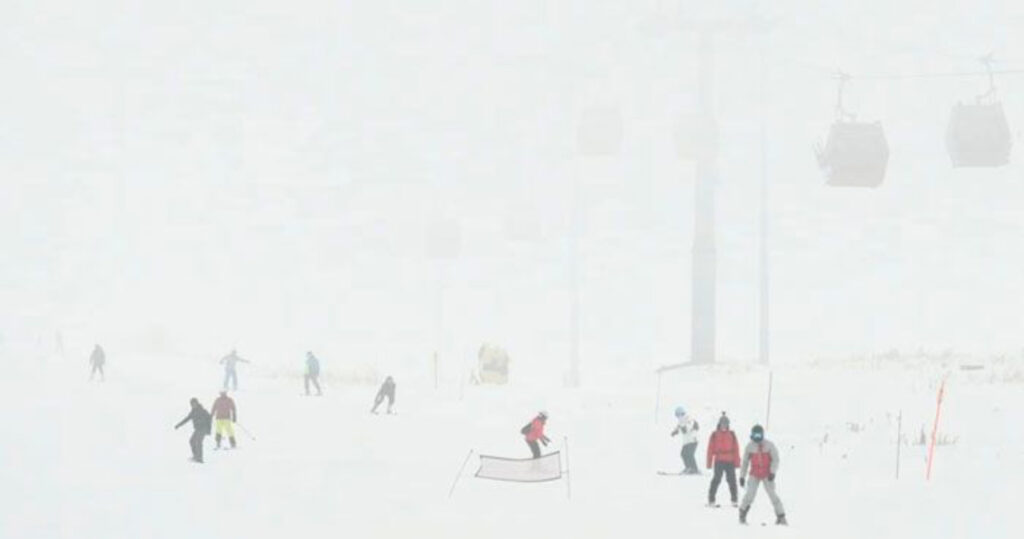 Isparta Davraz’da tesislere yoğun sis engeli – Birlik Haber Ajansı