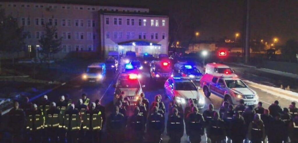 Arpaçay’da 11 adrese eş zamanlı operasyon gerçekleştirildi – Birlik Haber Ajansı