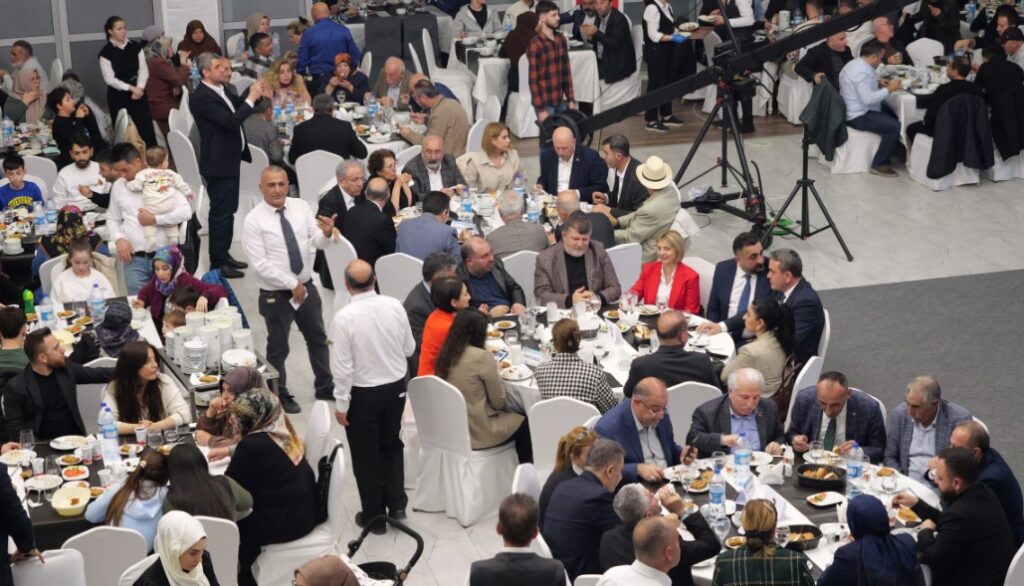 Etimesgut’ta ‘kurtuluş gecesi’ iftarı – Birlik Haber Ajansı