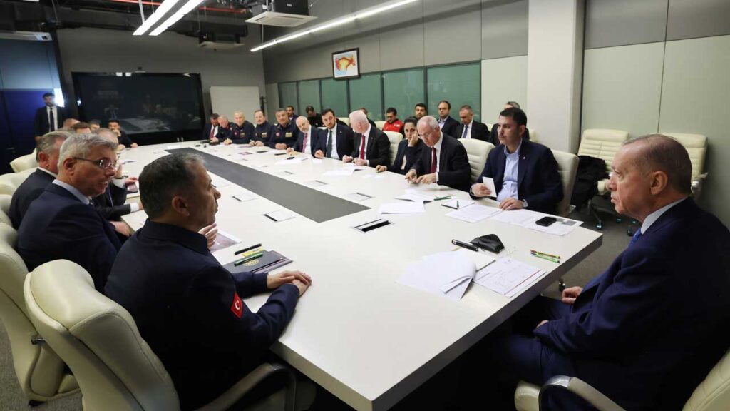 İstanbul depremi sonrası devlet sahada: Cumhurbaşkanı Erdoğan AFAD’da durumu değerlendirdi – Birlik Haber Ajansı