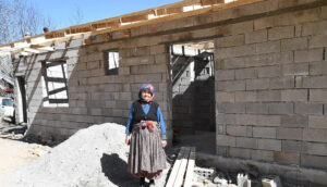 Yangında evini kaybeden Havva Teyze yeni yuvasına kavuşuyor – Birlik Haber Ajansı