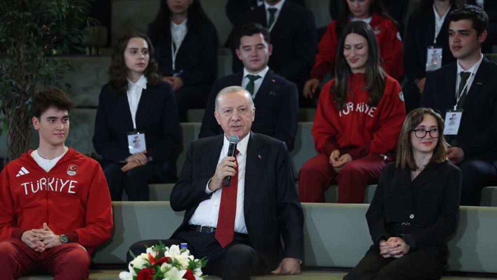Cumhurbaşkanı Erdoğan: “Yeni anayasayı siz gençlerle birlikte inşa edeceğiz” – Birlik Haber Ajansı