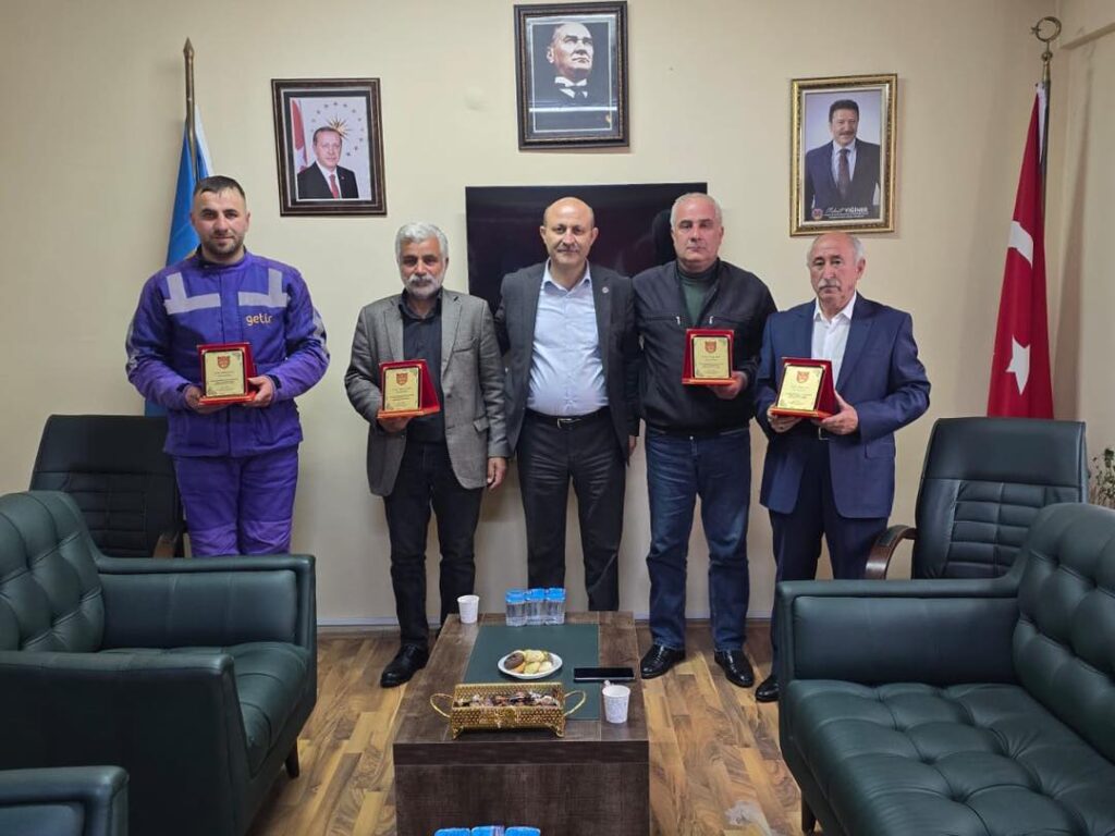 Kars’ta yılın şoförleri plaketle ödüllendirildi – Birlik Haber Ajansı