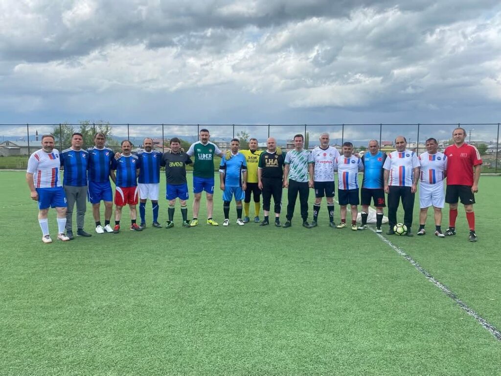 Selim’de Efsaneler Futbol Turnuvası gerçekleştirildi – Birlik Haber Ajansı