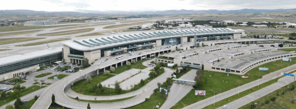 Esenboğa Havalimanı’nın kapasitesi iki katına çıkıyor: Üçüncü pist ve yeni kulede sona gelindi – Birlik Haber Ajansı