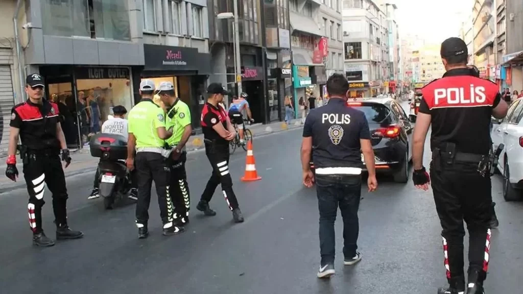 “Huzur İstanbul” uygulamasında geniş çaplı operasyon: 975 gözaltı – Birlik Haber Ajansı