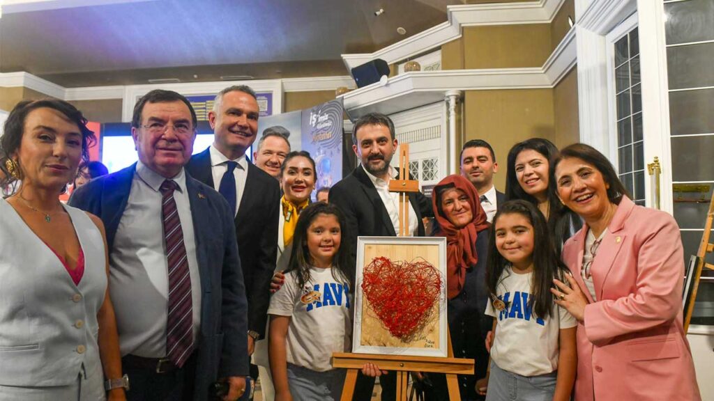 Minik eller sanatla buluştu: ‘Çark ve Salıncak’ Sergisi Başkentlilerle buluştu – Birlik Haber Ajansı