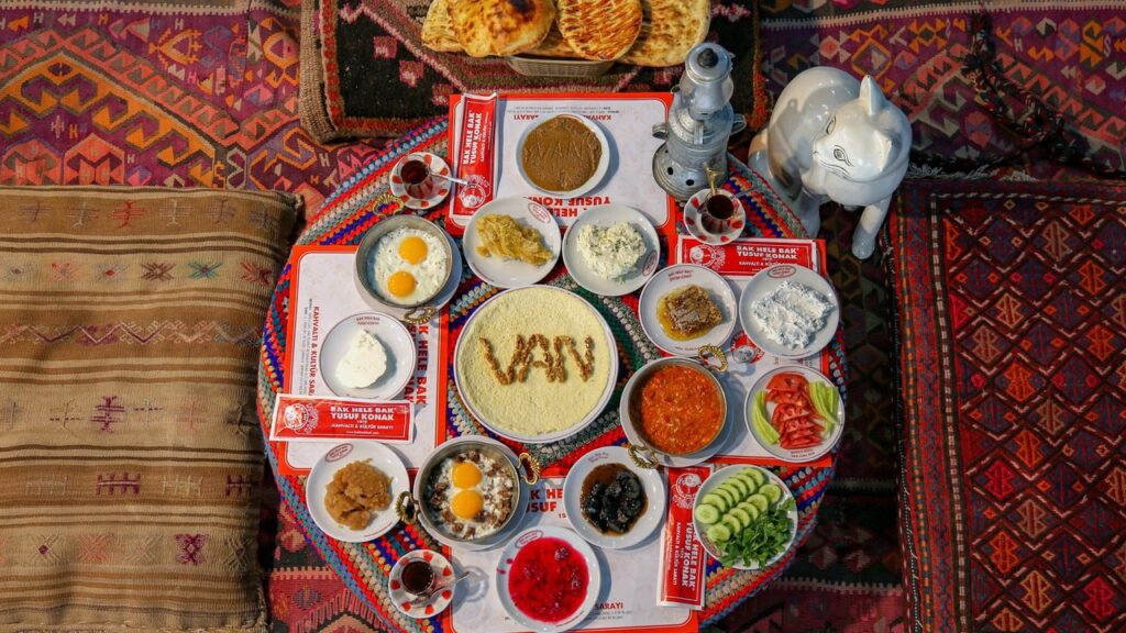 Van TSO’nun çalışmaları sonuç verdi: Van Kahvaltısı dünyanın en iyi kahvaltısı seçildi – Birlik Haber Ajansı