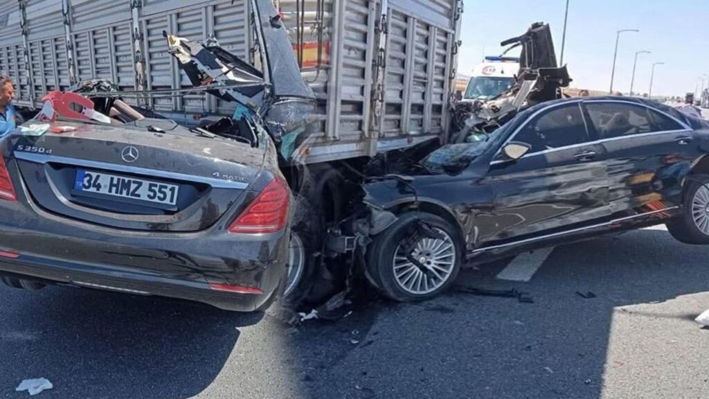 Aksaray’da feci kaza: Otomobil TIR’a çarptı, 2 kişi hayatını kaybetti – Birlik Haber Ajansı