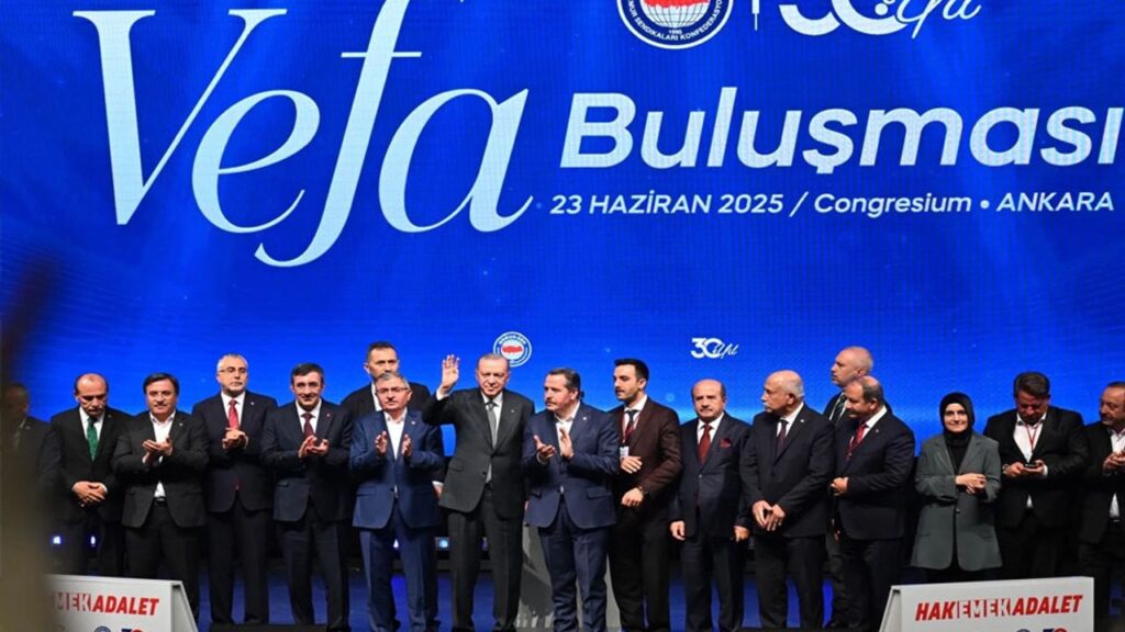 Erdoğan’dan Memur-Sen’e övgü: Milletin ve demokrasinin yanında saf tuttunuz – Birlik Haber Ajansı