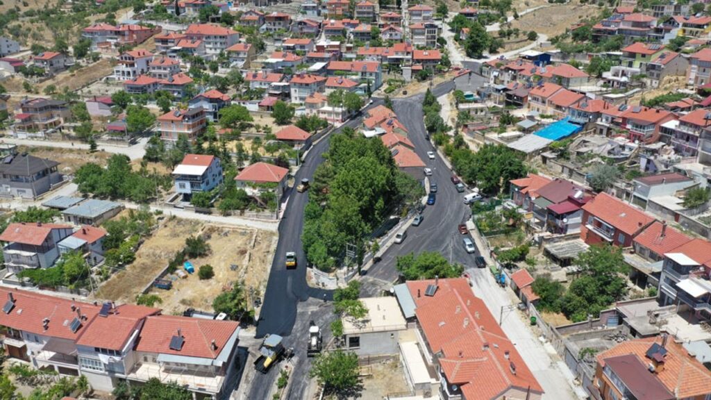 Isparta Valisi Erin, Uluğbey köyü’ndeki asfalt çalışmalarını yerinde inceledi – Birlik Haber Ajansı