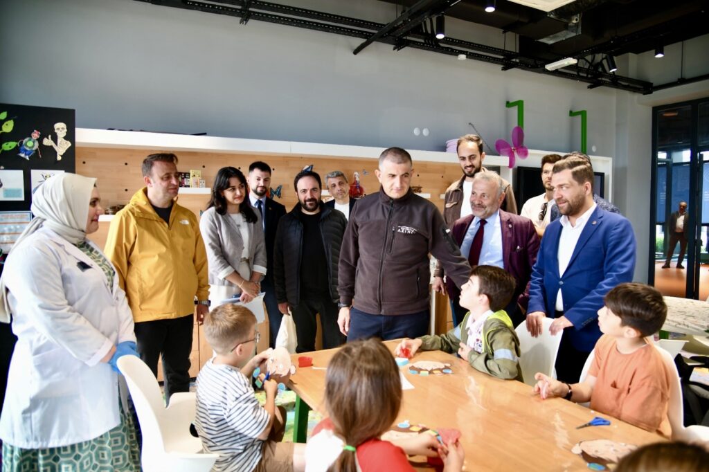 Haluk Bayraktar babasının adını taşıyan bilim merkezini ziyaret etti – Birlik Haber Ajansı