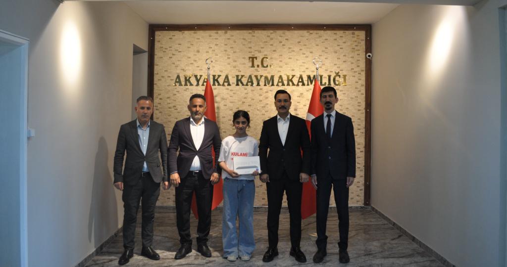 Akyaka Kaymakamı İsmail Demirtaş’tan Türkiye ikincisi öğrenciye ödül – Birlik Haber Ajansı