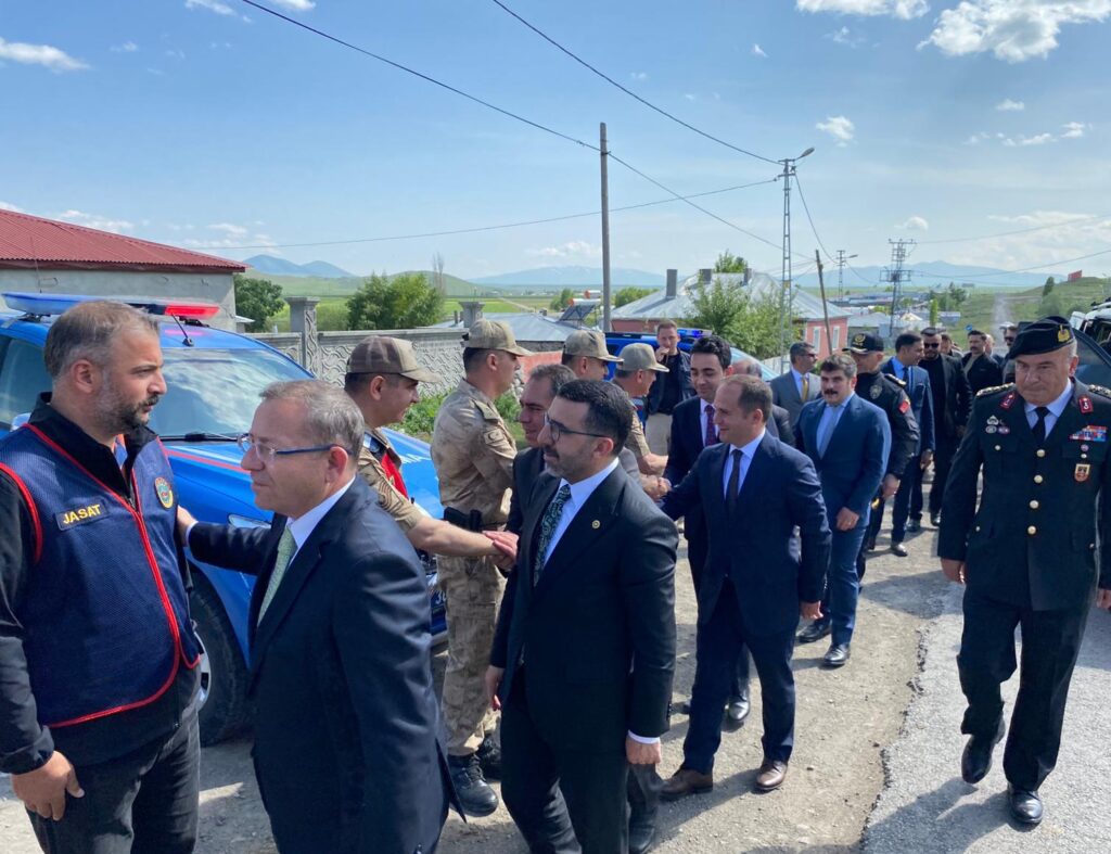 Vali Ziya Polat ve Milletvekili Adem Çalkın’dan Jandarma personeline bayram ziyareti – Birlik Haber Ajansı