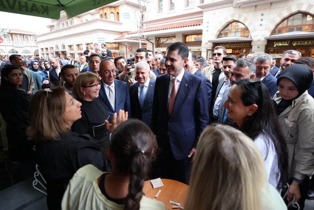 Bakan Kurum Konya Türbeönü’nde kucaklaştı – Birlik Haber Ajansı