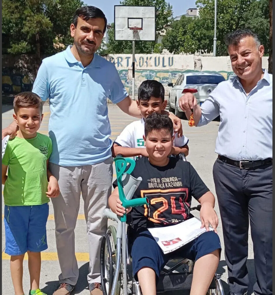 Ortaokul öğrencisi Serik’in hastalığı başarısına engel olamadı – Birlik Haber Ajansı