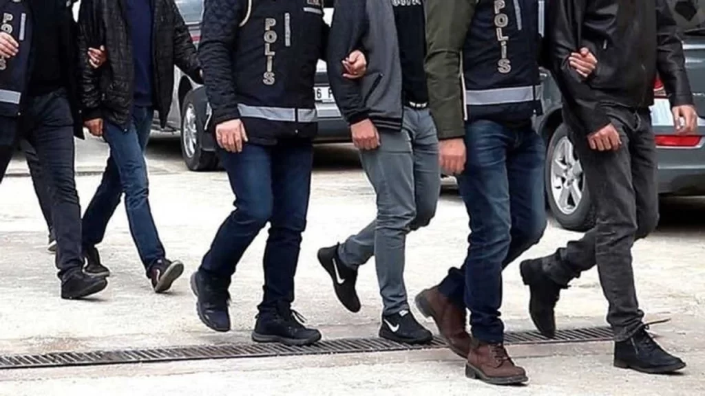 FETÖ'nün finans yapılanmasına Ankara merkezli operasyon: 16 şüpheli hakkında gözaltı kararı