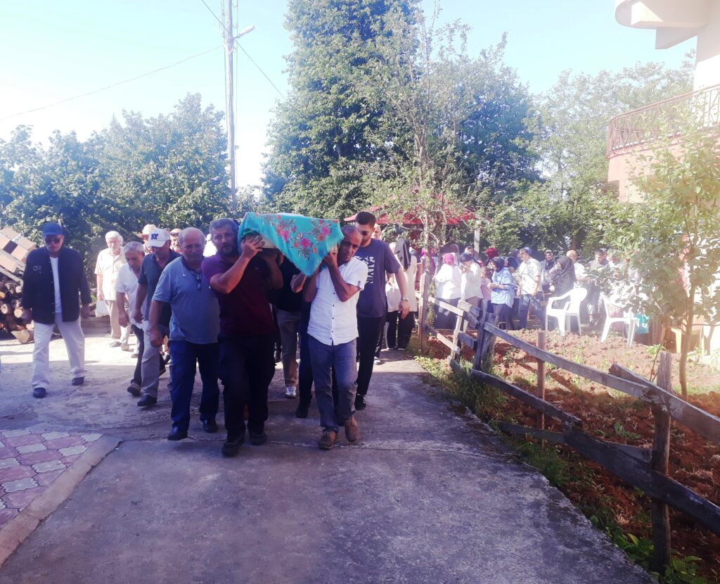 Şehit Uzm. Çvş. Hüseyin Çatalbaş’ın annesi Elmas Çatalbaş son yolculuğuna uğurlandı – Birlik Haber Ajansı