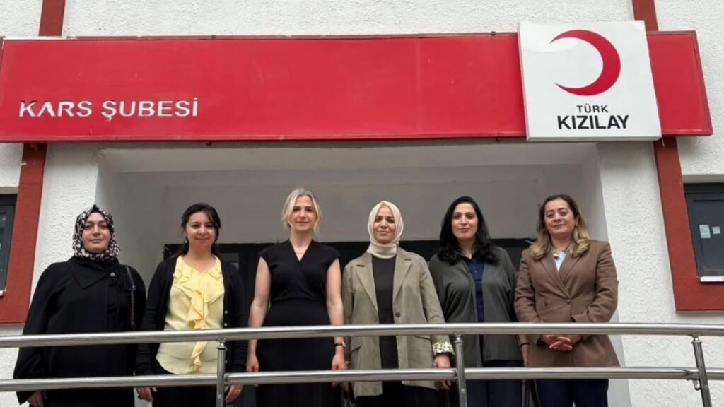 AK Parti Kars Milletvekili Adem Çalkın’ın eşi Aydan Çalkın’dan Türk Kızılay Kars İl Başkanlığı’na anlamlı ziyaret – Birlik Haber Ajansı