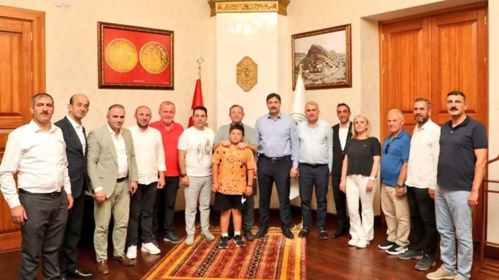 Vali Ziya Polat, BEM-BİR-SEN heyetini makamında ağırladı – Birlik Haber Ajansı