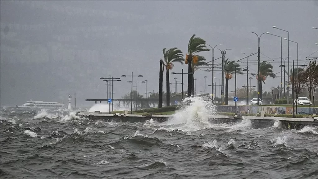 Ege Denizi’nde fırtına alarmı: Kuzey Ege’de sert rüzgar bekleniyor