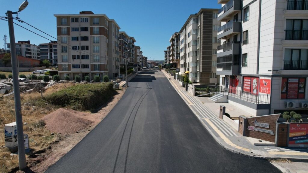 Balıkesir Büyükşehir, yıllardır hizmet bekleyen yolları asfaltla buluşturuyor – Birlik Haber Ajansı