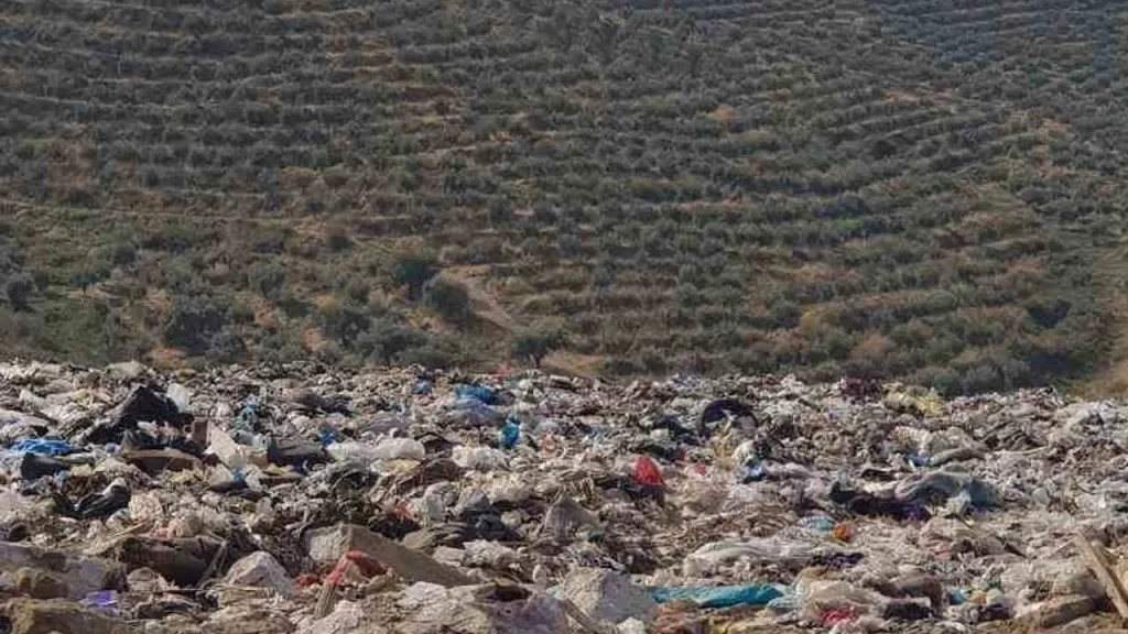İzmir’de biriken çöpler yangın riskini artırıyor – Birlik Haber Ajansı