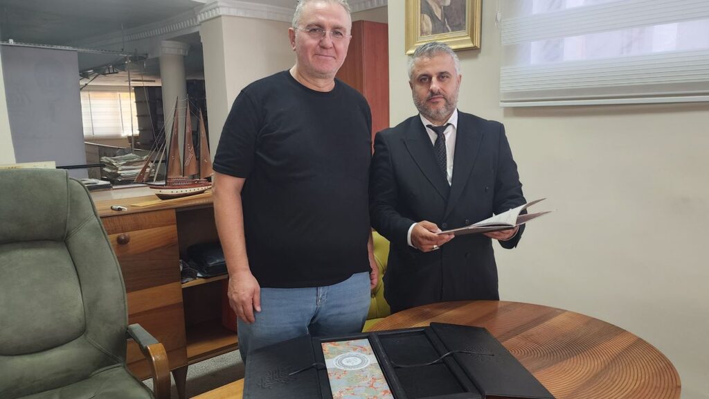 İsmail Karakaş’a tarihî emanet: Kudüs’ün Osmanlı Tapusu hediye edildi – Birlik Haber Ajansı