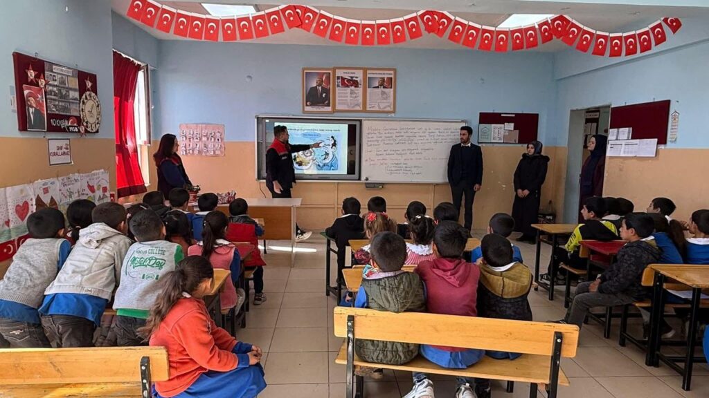 16 Ekim Dünya Gıda Günü kapsamında öğrencilere gıda bilinci aşılandı – Birlik Haber Ajansı