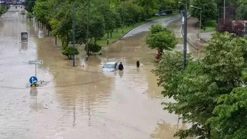 Meksika’da şiddetli yağışlar sele neden oldu: 42 ölü, 27 kayıp – Birlik Haber Ajansı