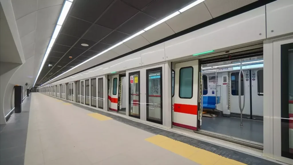 Esenler’de metro raydan çıktı, Yenikapı-Kirazlı hattında seferler aksadı