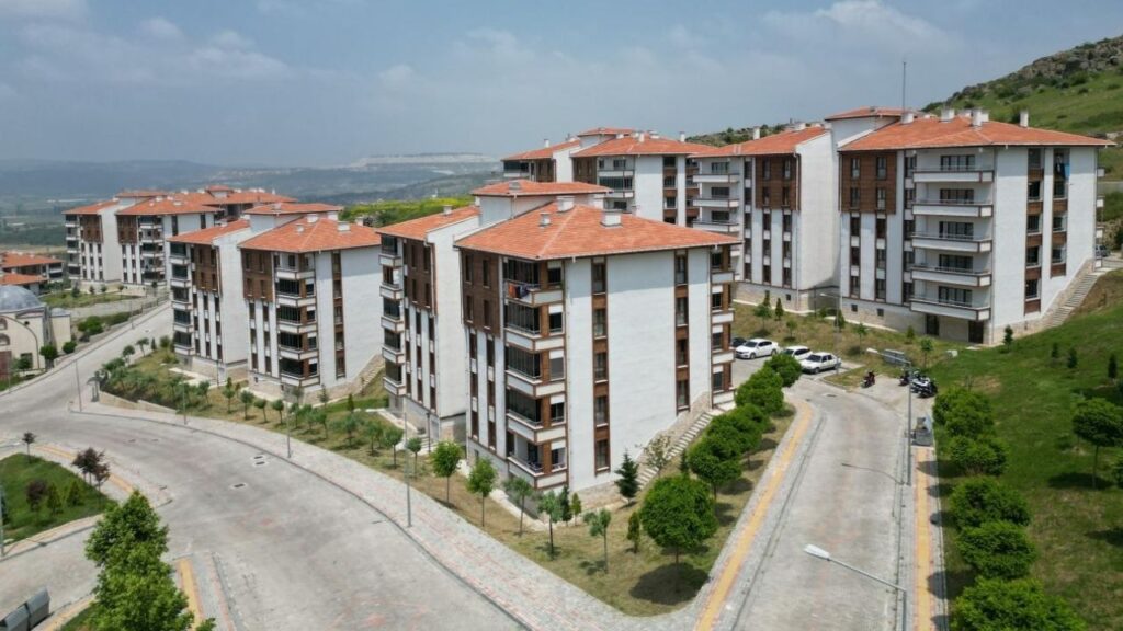 Yüzyılın Konut Projesi’nde kura süreci devam ediyor: 41 ilde 144 bini aşkın konutun hak sahibi belirlendi