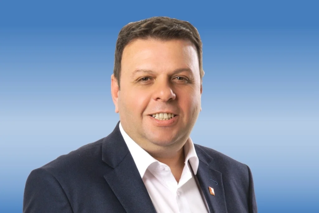 Ediz Ün’de CHP’ye dönüş sinyali… “Yakında yine yuvamda olacağım”