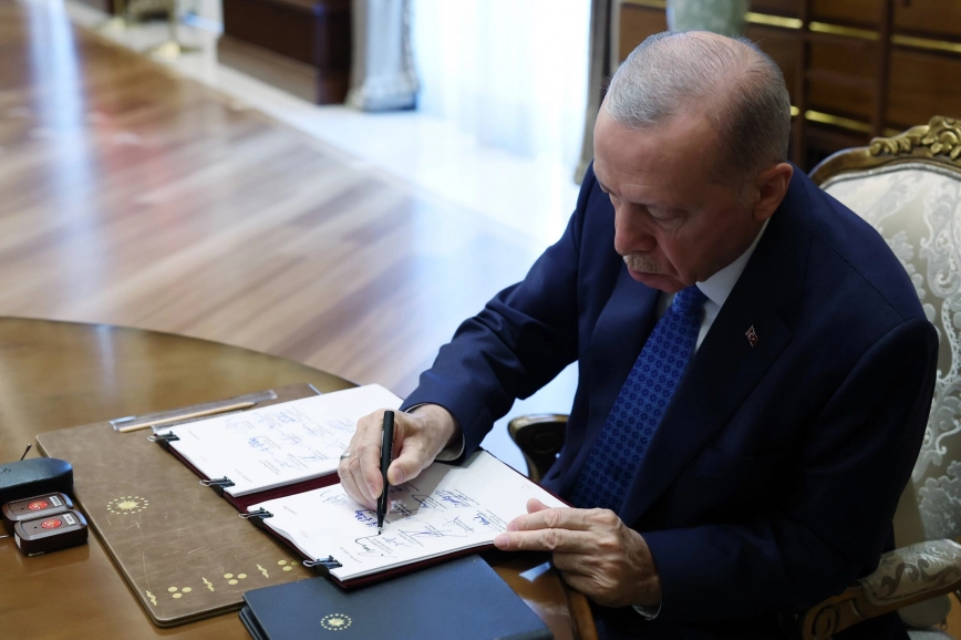 YAŞ kararlarını imzaladı… İşte terfi, uzatma ve emeklilik kararlarında tam liste