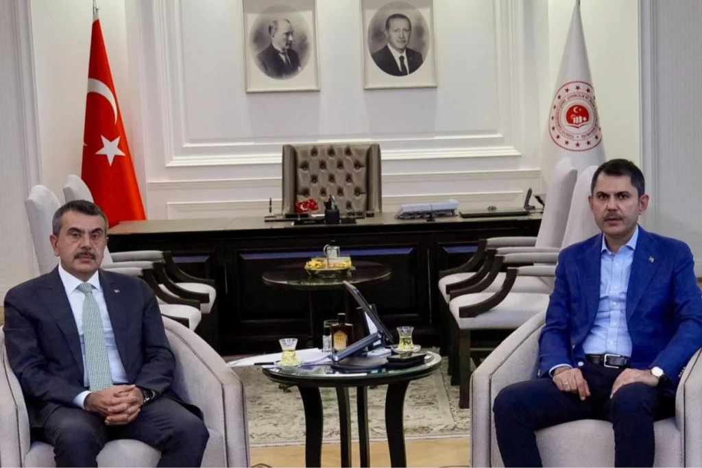 Bakan Tekin’den iki yeni Bakan’a ‘hayırlı olsun’ ziyareti