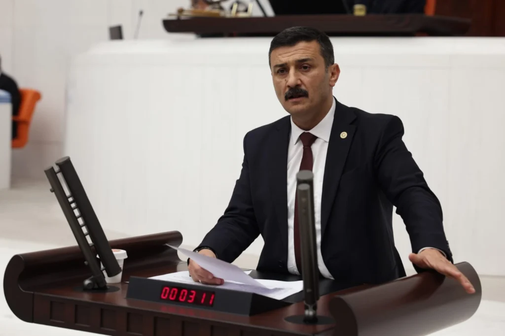 Bursa Milletvekili Türkoğlu’ndan Bakan Tekin’e ‘taşımalı’ önerge!