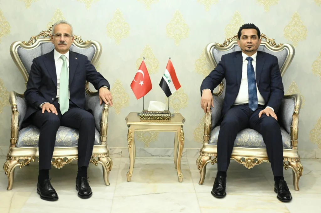 Bakan Uraloğlu Bağdat’ta Kalkınma Yolu’nu görüştü