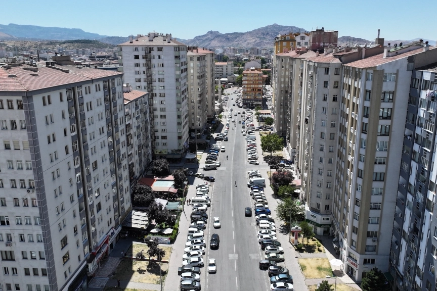 Çolakbayrakdar: “Daha yeşil bir dokunuşla, Kayseri’mize nefes aldırıyoruz”