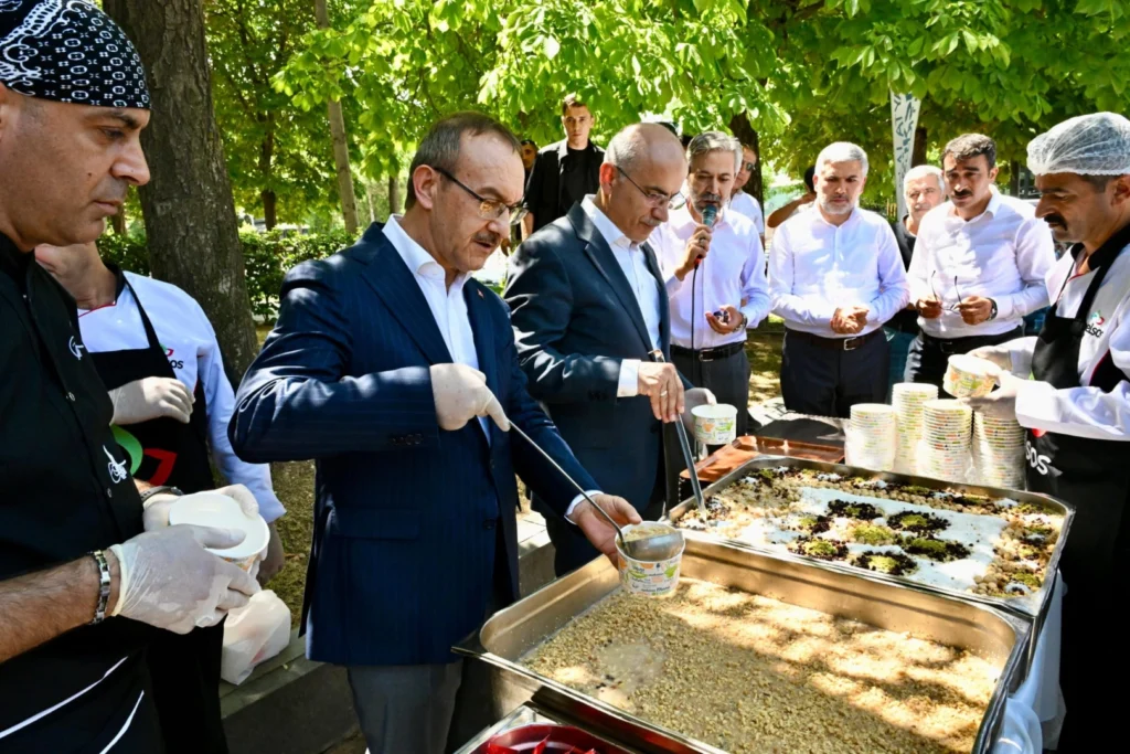 Malatya Vefa Konağı’nda aşure ikramı