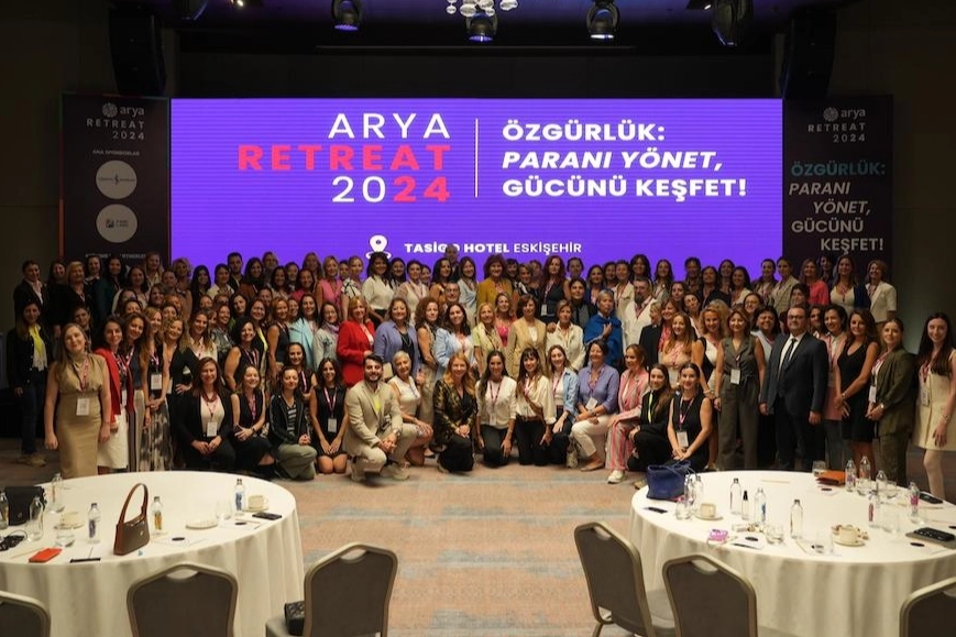 Başkan Ünlüce; “Kadınlarımız korkmadan iş hayatına girmeli”