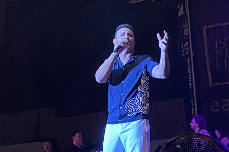 Bursa’da Mustafa Sandal rüzgarı